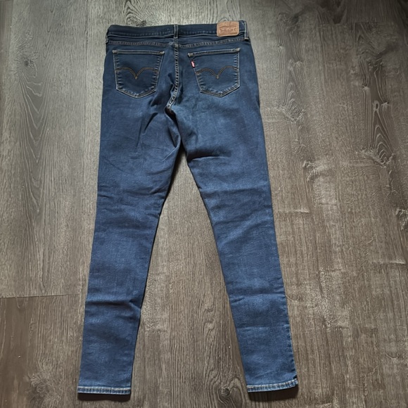 Levi’s - Picture 2 of 2